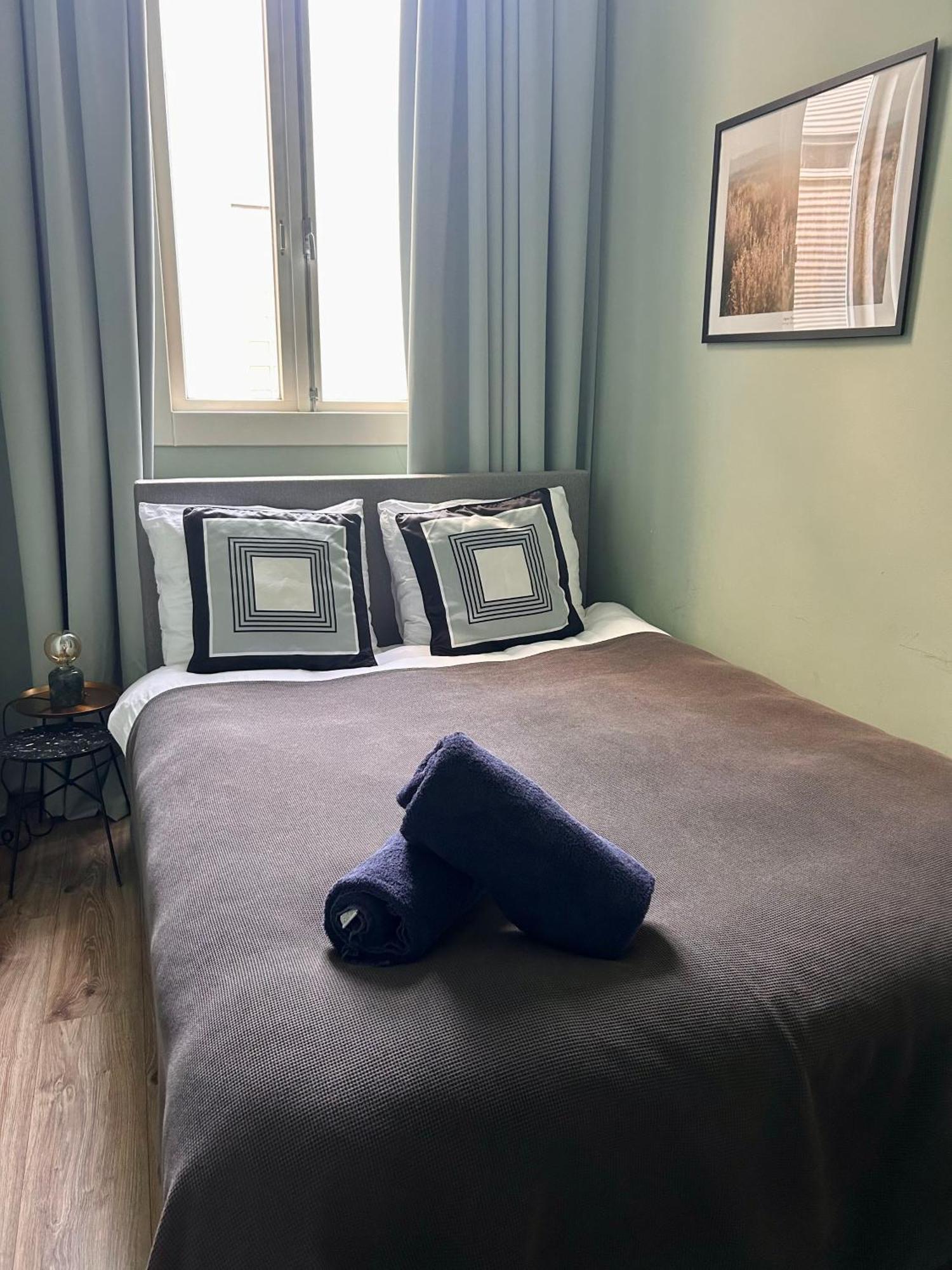 Centre With Roof Terrace And Parking With Additional Costs Apartment Den Haag