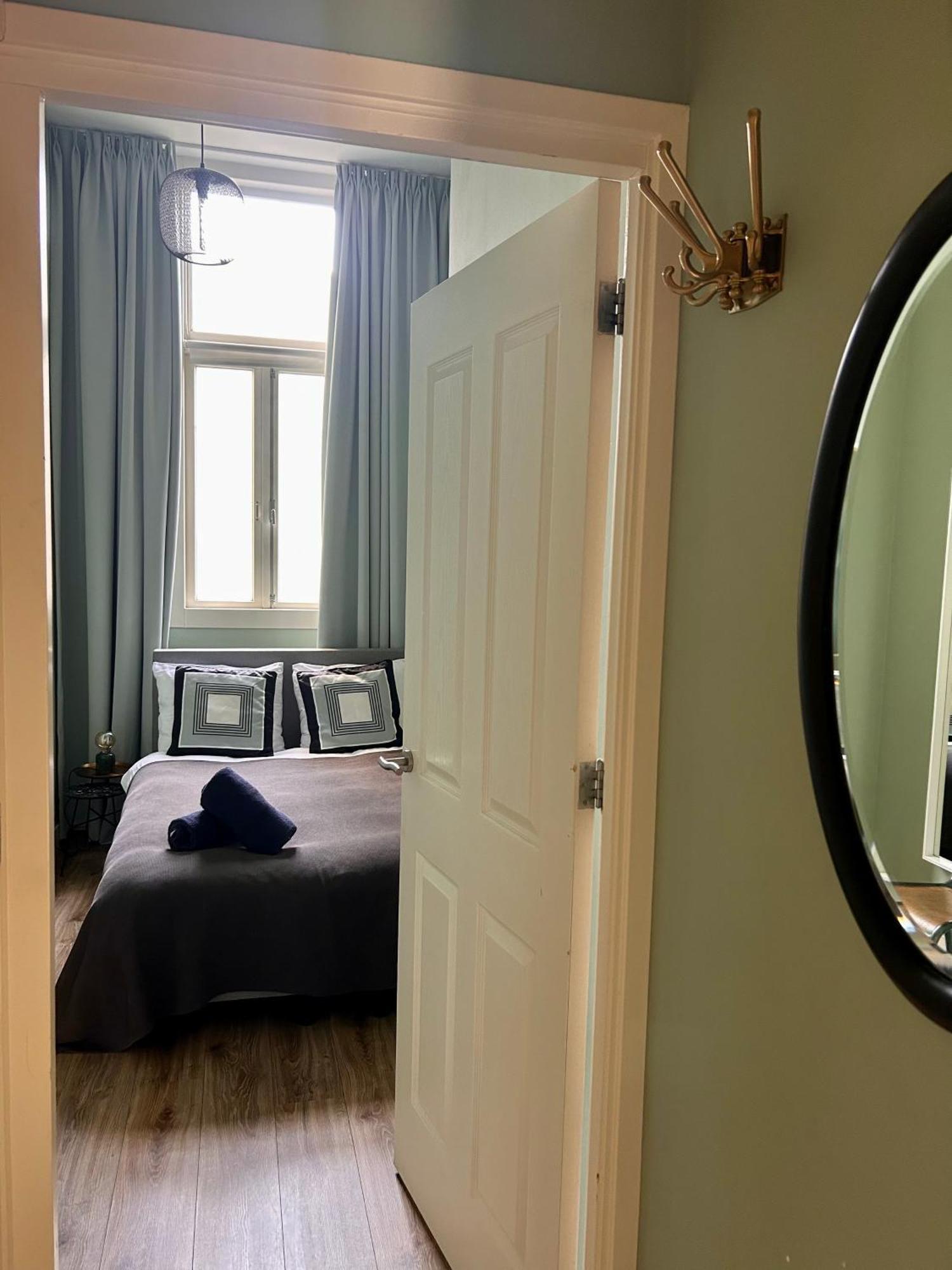 Appartement Centre With Roof Terrace And Parking With Additional Costs Den Haag